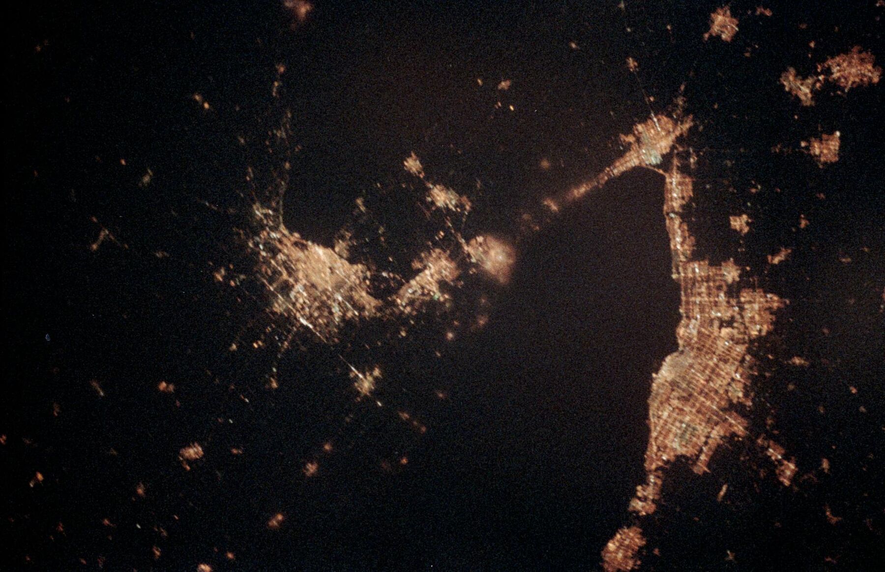 Toronto and Niagara at night